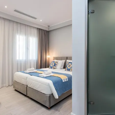 Marianna Suites *