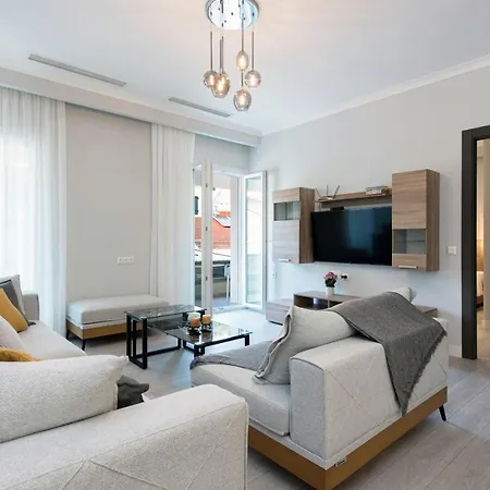 Marianna Suites *